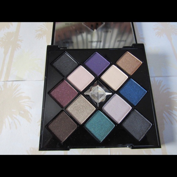 Smashbox On the Rocks - Picture 2 of 3